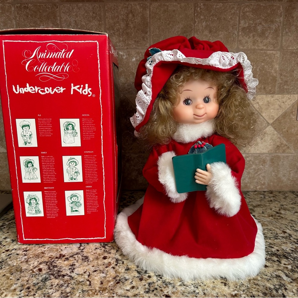 Vintage 1993 Santa’s Best Animated Undercover Kids Christmas Collectable